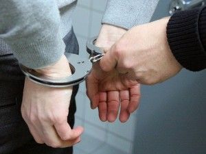 Снял квартиру и ограничил выходы на улицу: в Киеве задержали подозреваемого в поножовщине и убийстве