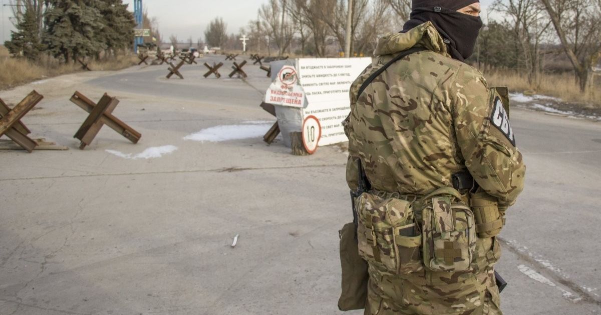 В зоні АТО СБУ затримала понад 40 людей з вогнепальною зброєю та пляшками із запальною сумішшю