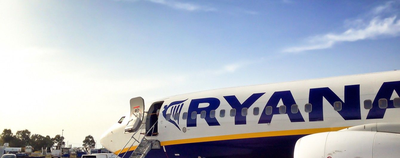 На борту Ryanair во время драки пассажиру едва не откусили нос