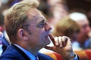 Садовый не будет баллотироваться в мэры Львова, поджог очередного магазина Roshen. Пять новостей, которые вы могли проспать