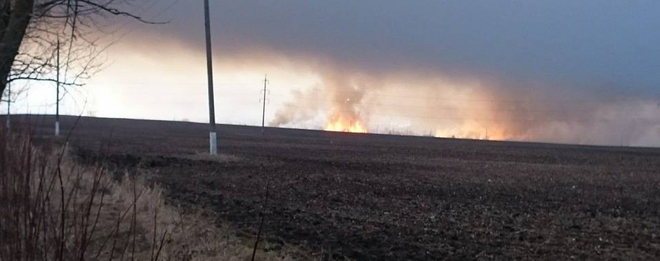 Пожар и взрывы в Балаклее могут длиться неделю - Гройсман