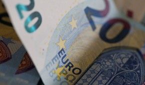 Выполнение предложенных Макроном мер по стабилизации положения во Франции обойдется в 10 млрд евро