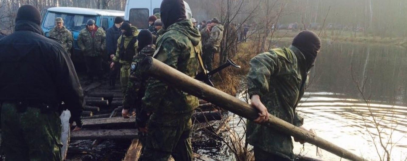 Вблизи рудников янтаря на Ровенщине 200 неизвестных устроили драку с полицией
