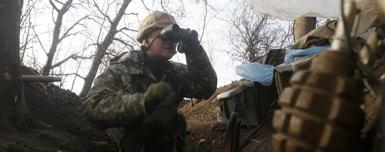 На Донбасі бойовики вбили українського бійця, ще двох поранили. Хроніка АТО