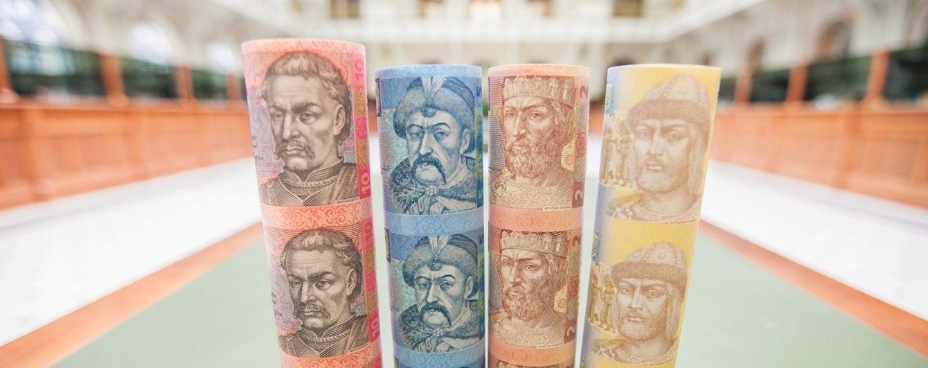 Гривна откусила у доллара и евро по несколько копеек в курсах НБУ на 21 августа