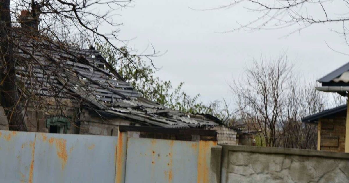Съемочная группа ТСН попала под обстрелами вблизи Марьинки