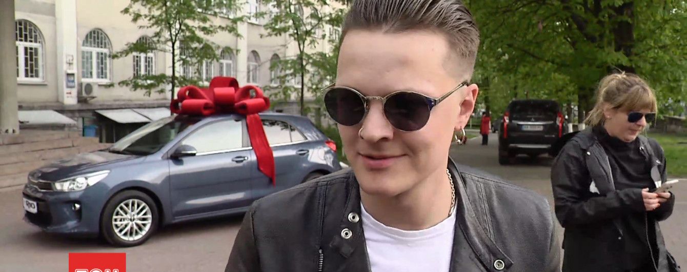 Сюрприз перед пологовим: Галич подарував дружині автомобіль за сина