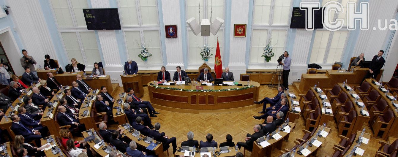 У Чорногорії лідер опозиції забарикадувався в будівлі парламенту, аби уникнути арешту