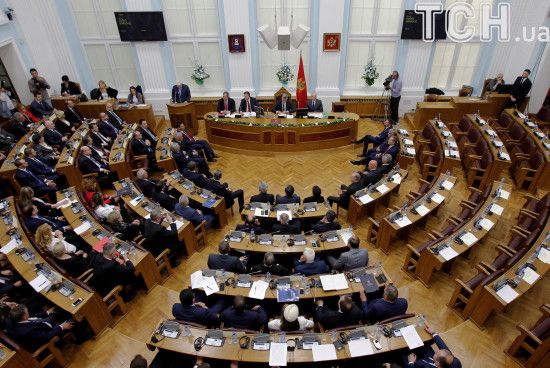 У Чорногорії лідер опозиції забарикадувався в будівлі парламенту, аби уникнути арешту
