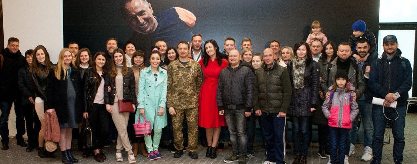 Неймовірну фотовиставку "Переможці" продовжено до першого травня