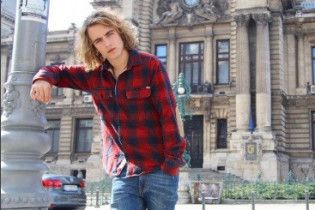 Іспанський учасник "Євробачення" зробив собі тату з українським словом
