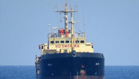 У Лівії після трьох років ув'язнення звільнили 14 українських моряків