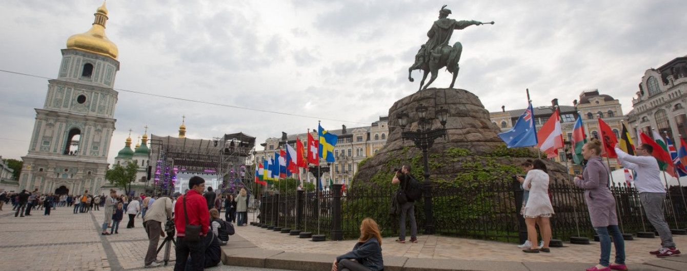 У Києві відбувся унікальний квест, який учасники проходили наосліп