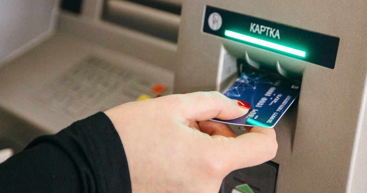 Убытки из-за мошеннических операций с банковскими картами составили почти 164 миллионов гривен