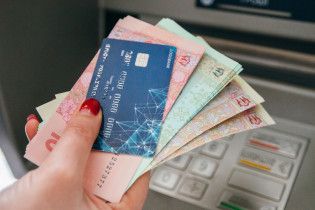Гройсман спрогнозировал рост "минималки" и средней зарплаты