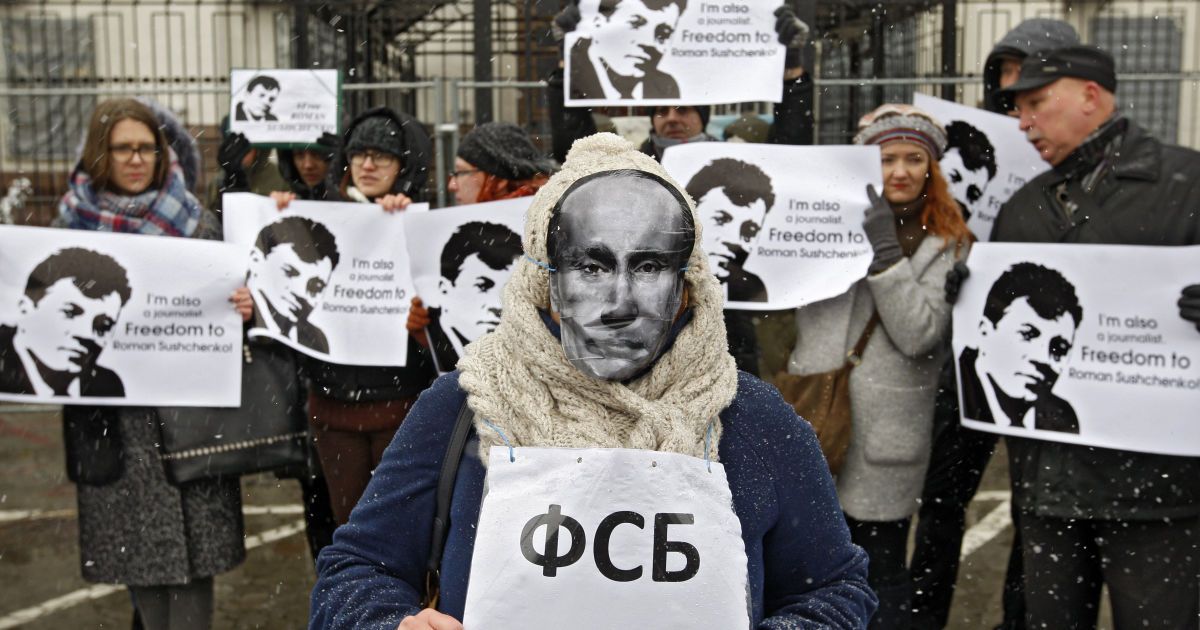 У Берліні дисидент відстояв під посольством РФ 580 годин заради звільнення українських політв'язнів