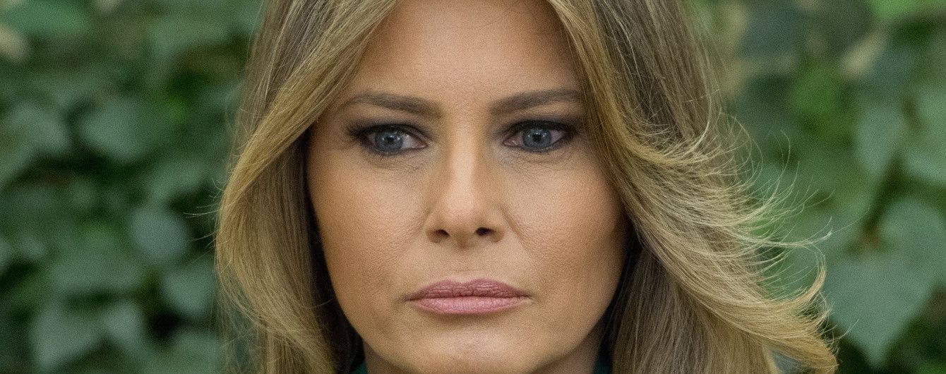 Не бере чоловіка за руку та постійно сумна. Що не так із Меланією Трамп