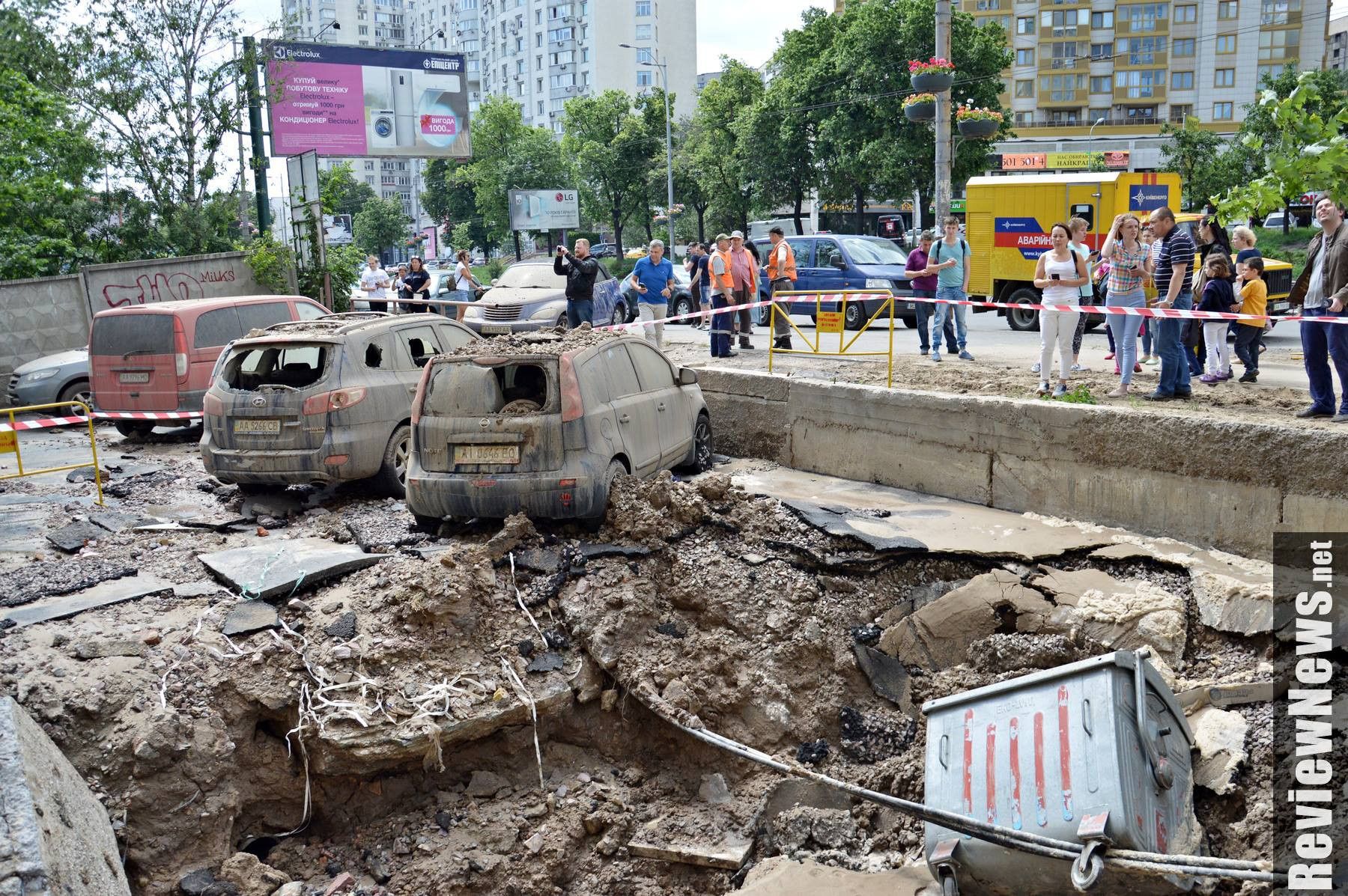 вибух труби в Києві_3