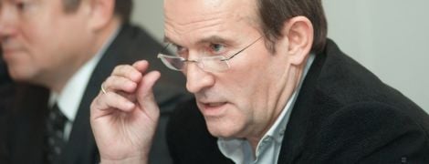 Медведчук є представником Путіна і з травня не бере участі у переговорах в Мінську - Порошенко