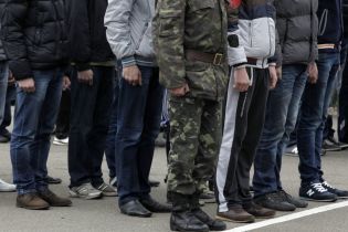 "Дозволено все, що не заборонено законом": уночі у центрі Львова правоохоронці влаштували облаву на призовників