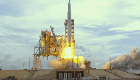 SpaceX показала на видео 16 успешных запусков и приземлений Falcon 9