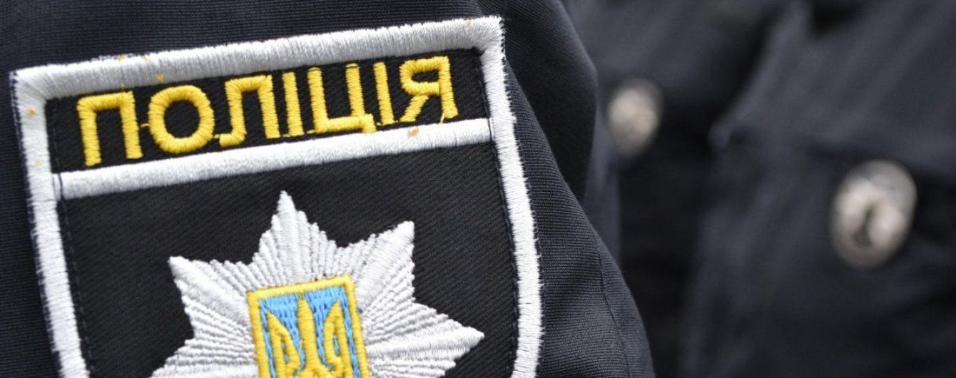 Полиция разыскивает женщину, которая до смерти избила в Киеве парикмахера