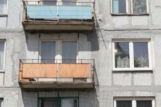 У Миколаєві чоловік викинув матір з сьомого поверху