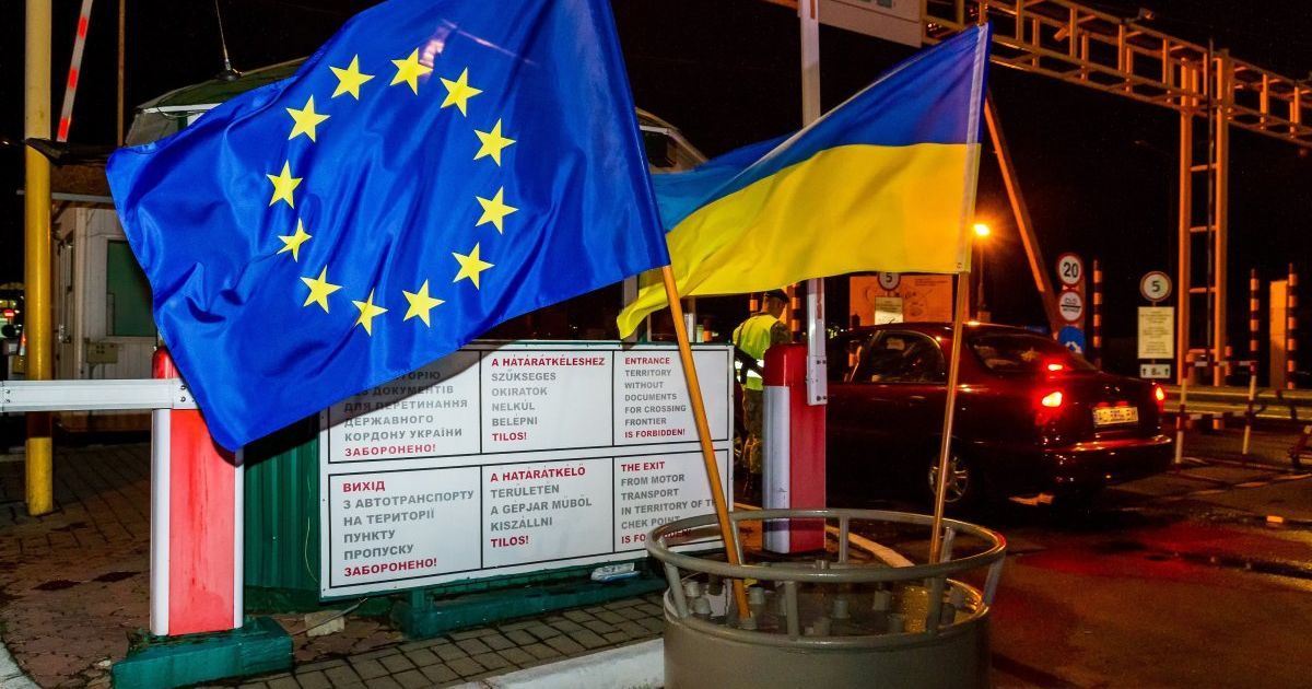Поки світ зайнятий Білоруссю, український уряд ставить під загрозу безвіз — депутат Європарламенту