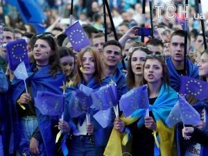 Рік безвізу. Куди в ЄС найчастіше їздять українці та які проблеми виникали дорогою. Інфографіка