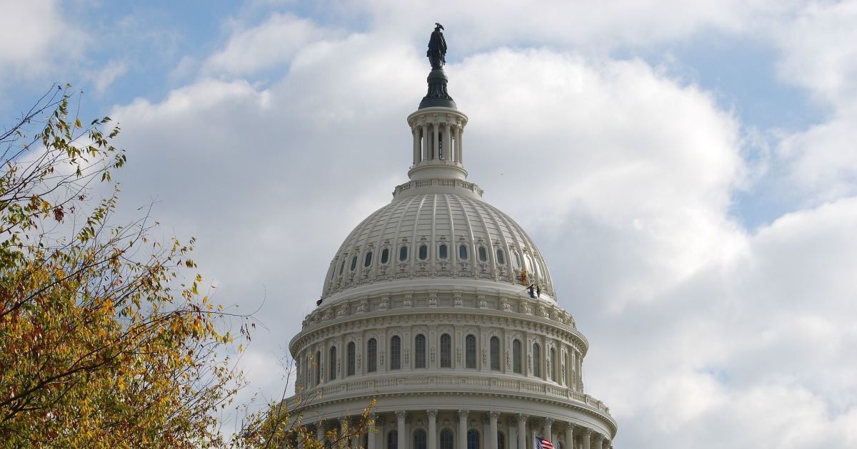 Сенат США одобрил бюджет с возможностью летального оружия для Украины