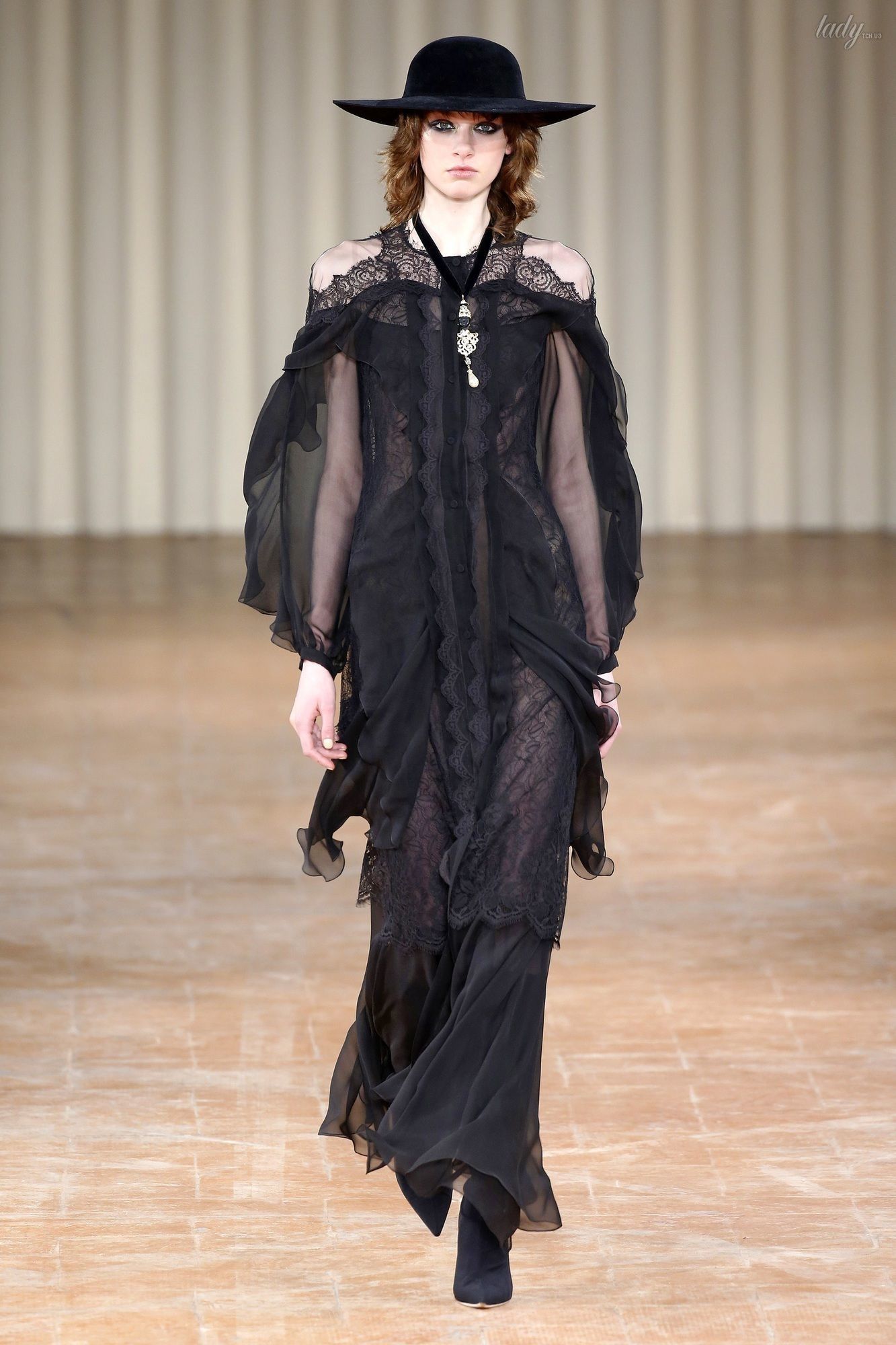 Коллекция Alberta Ferretti прет-а-порте сезона осень-зима 2017-2018_18