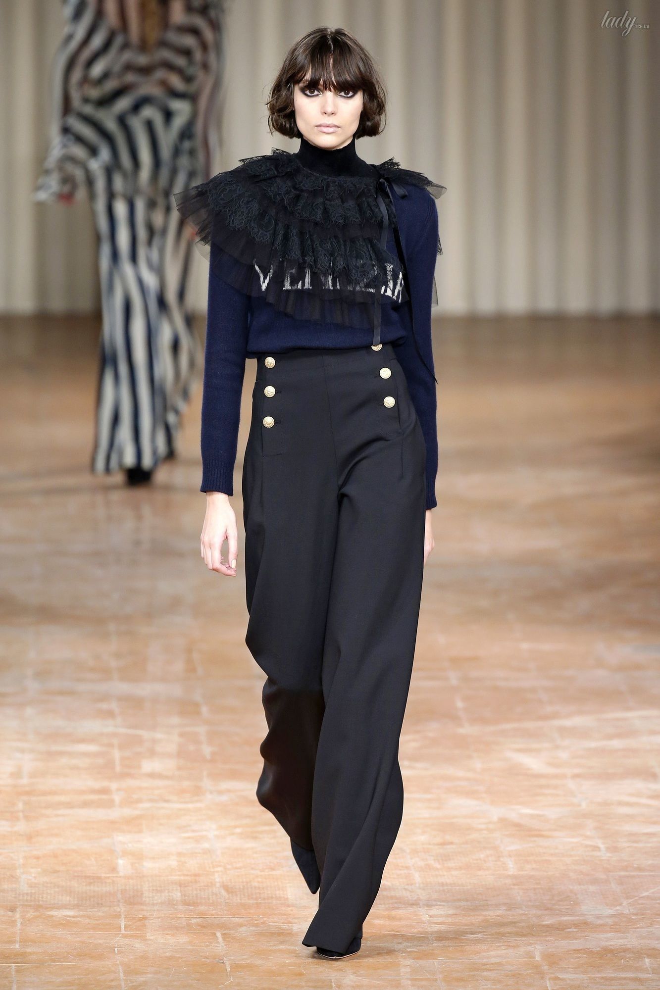 Коллекция Alberta Ferretti прет-а-порте сезона осень-зима 2017-2018_10