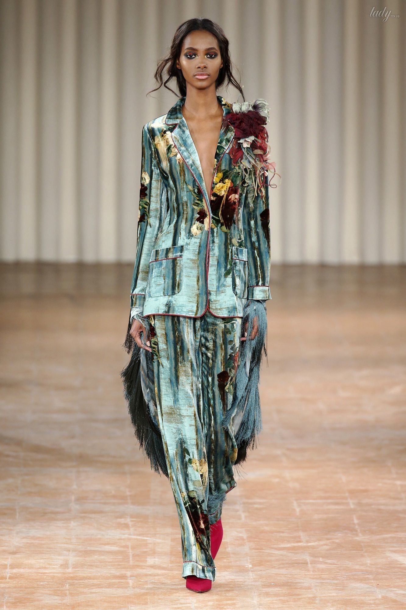 Коллекция Alberta Ferretti прет-а-порте сезона осень-зима 2017-2018_24