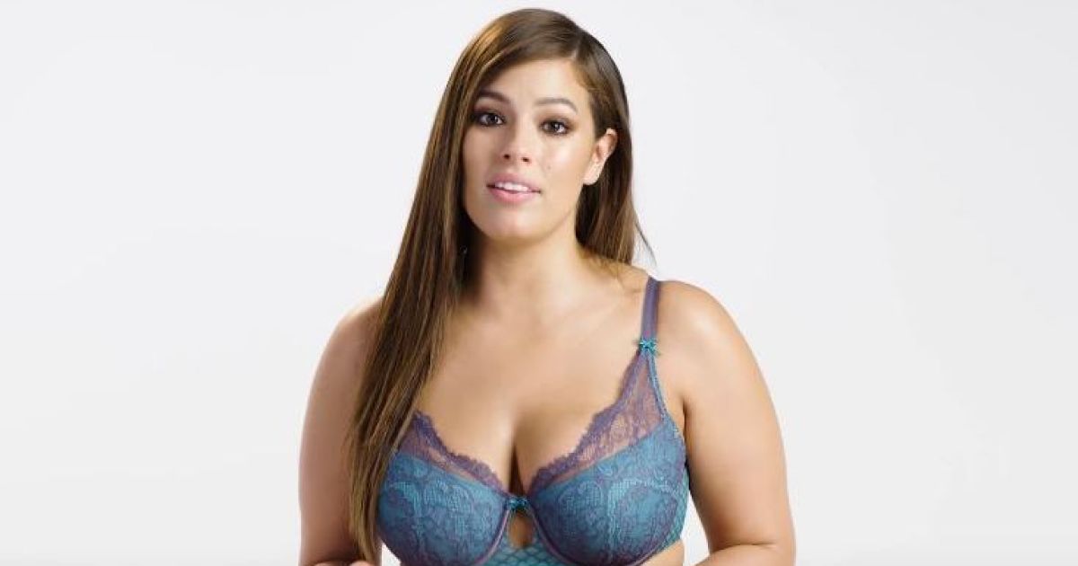 Модель plus-size Эшли Грэм в нижнем белье провела мастер-класс упитаннным женщинам