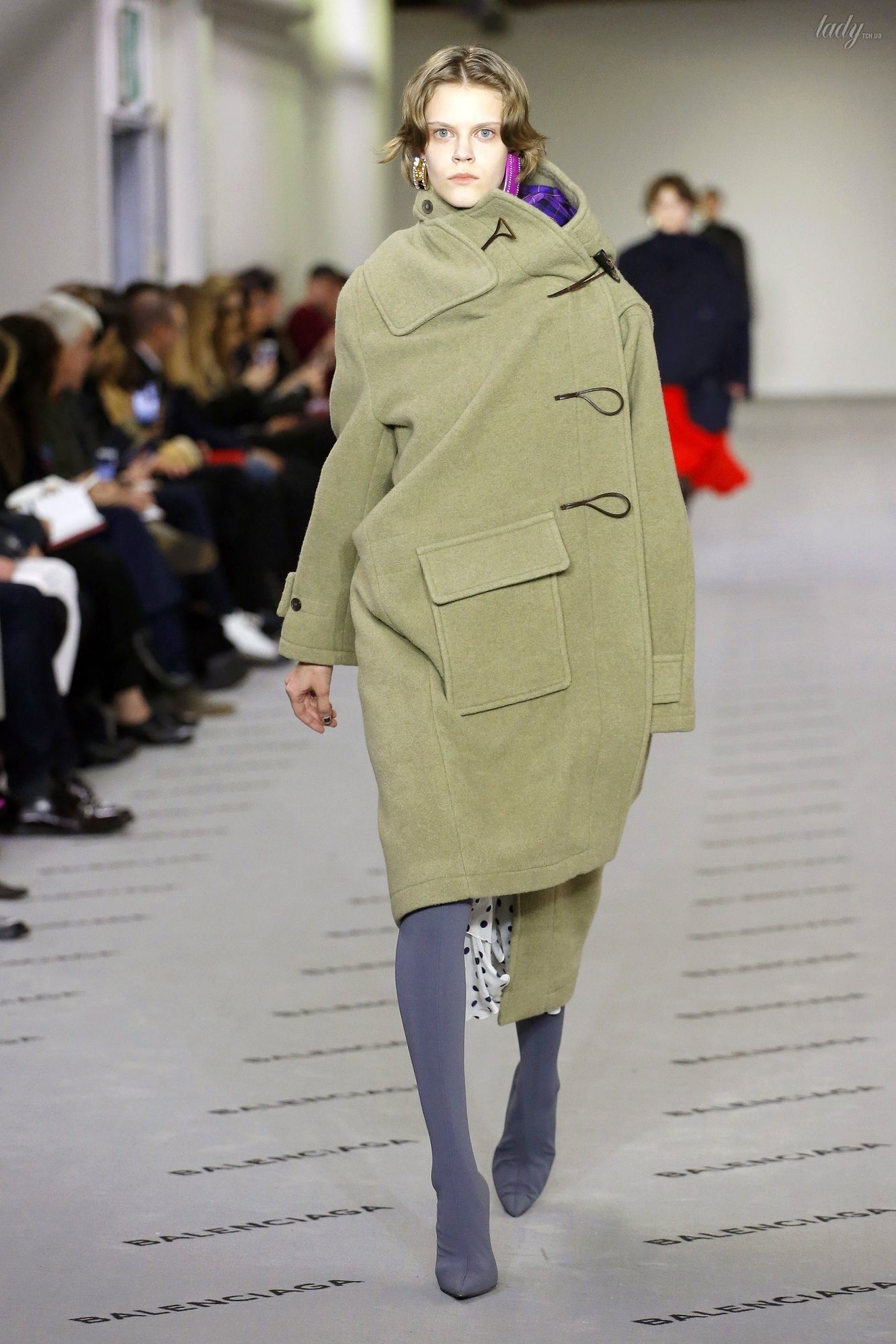 Коллекция Balenciaga прет-а-порте сезона осень-зима 2017-2018_7