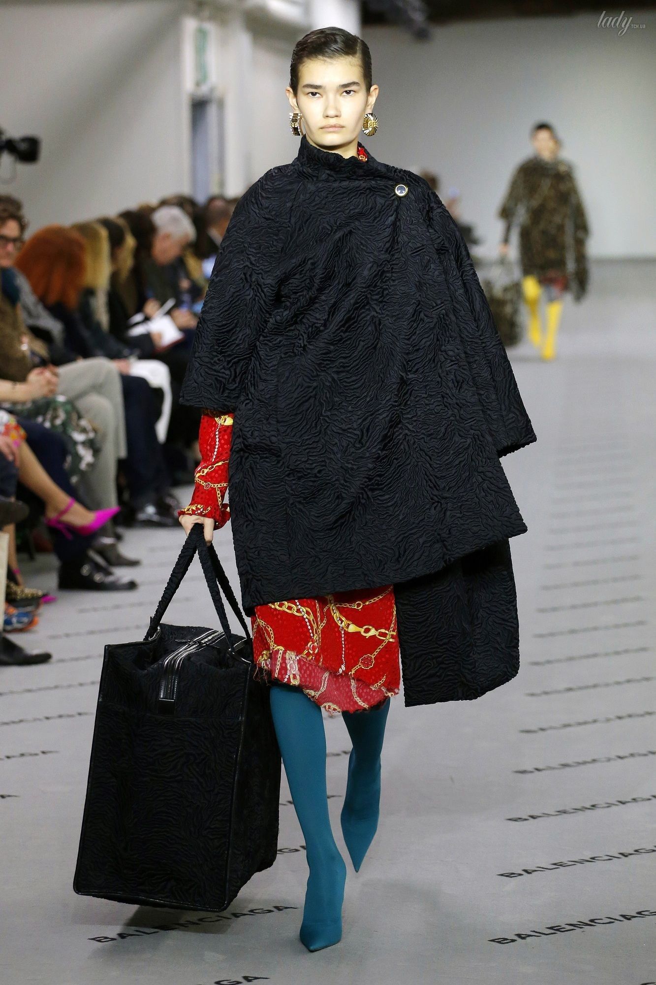 Коллекция Balenciaga прет-а-порте сезона осень-зима 2017-2018_4