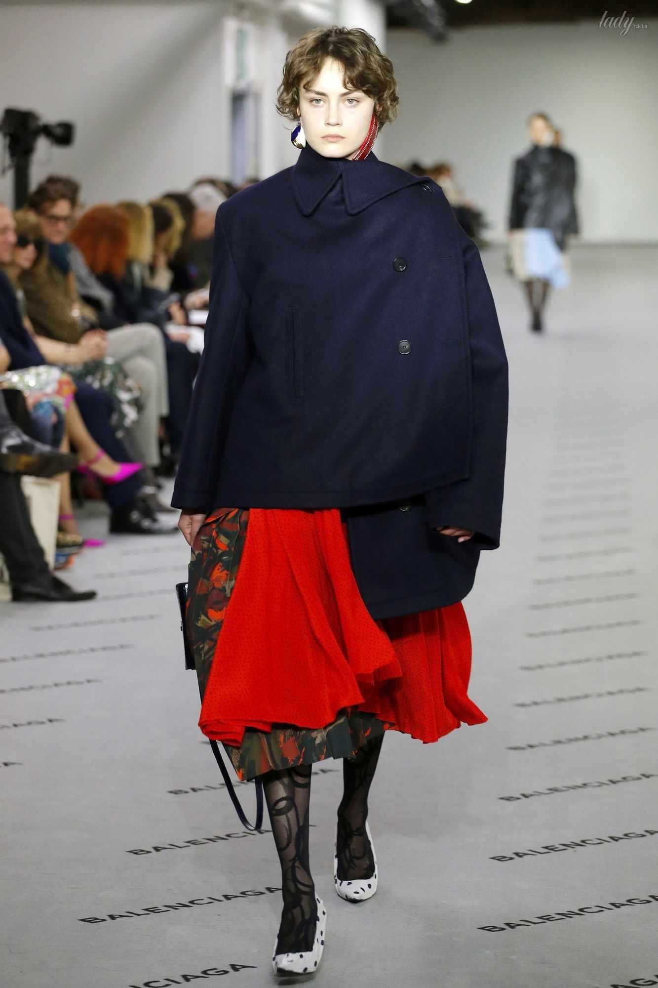 Коллекция Balenciaga прет-а-порте сезона осень-зима 2017-2018_8