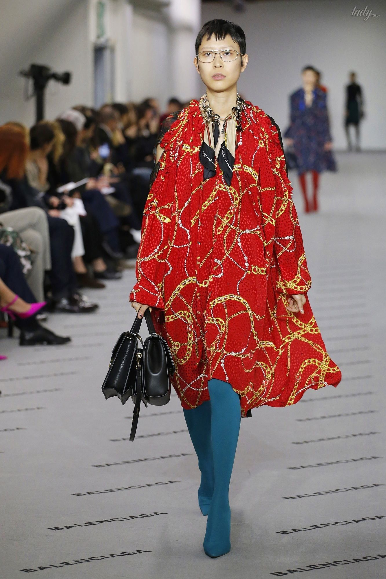 Коллекция Balenciaga прет-а-порте сезона осень-зима 2017-2018_32