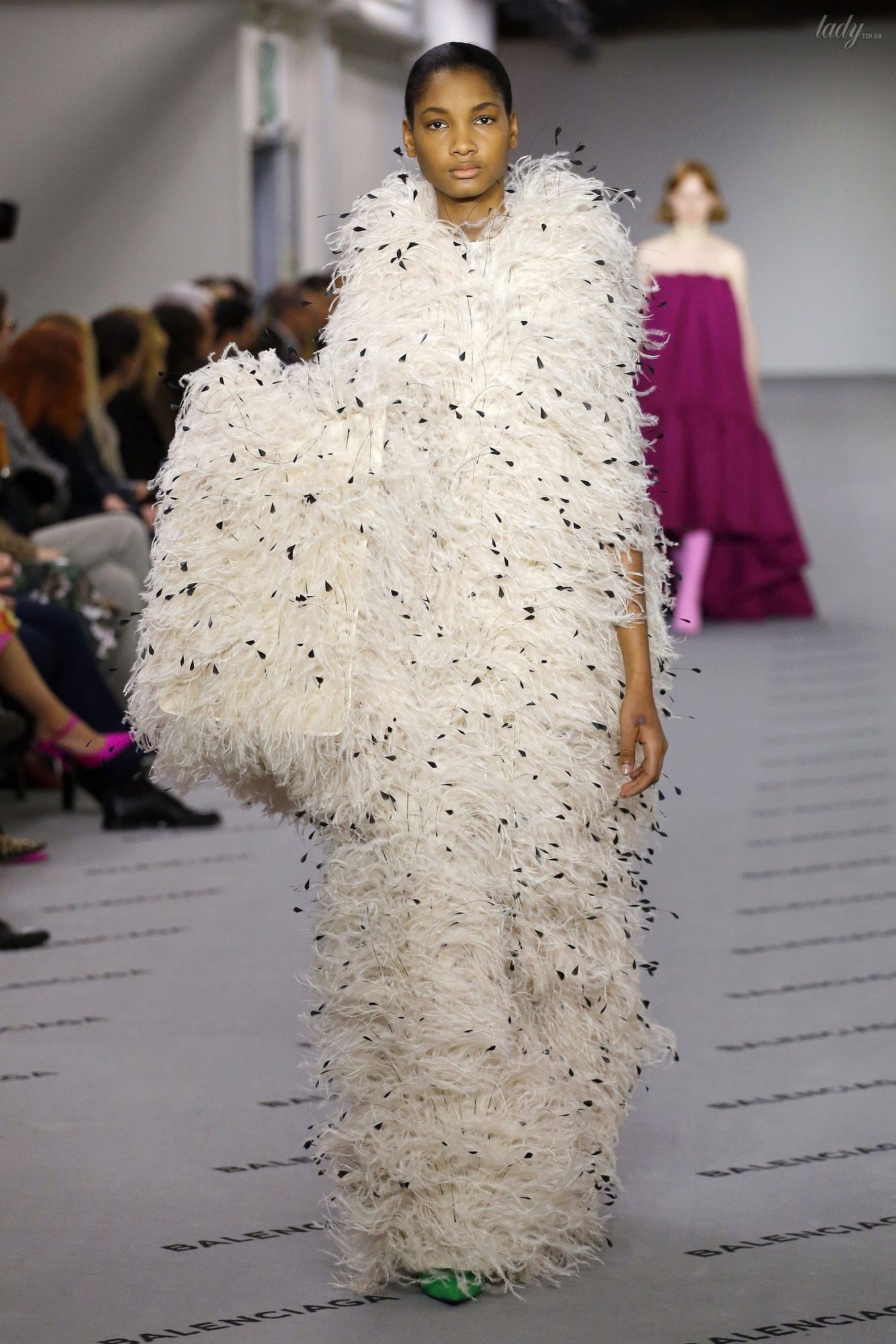 Коллекция Balenciaga прет-а-порте сезона осень-зима 2017-2018_46