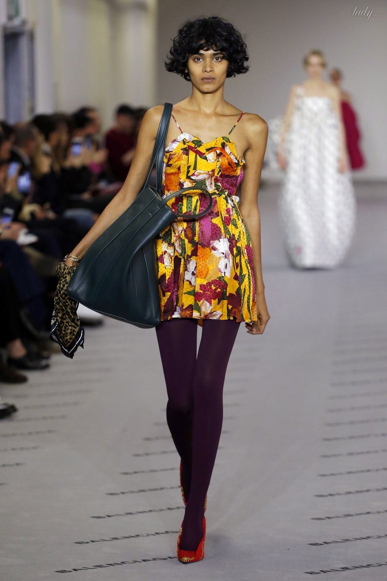 Коллекция Balenciaga прет-а-порте сезона осень-зима 2017-2018_38