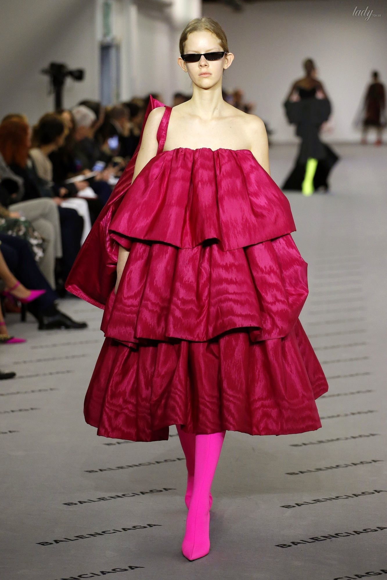 Коллекция Balenciaga прет-а-порте сезона осень-зима 2017-2018_40