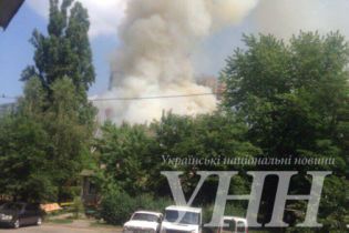 У Дніпровському районі столиці сталася масштабна пожежа