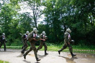 В России во время стрельбы в военной части убили восемь человек