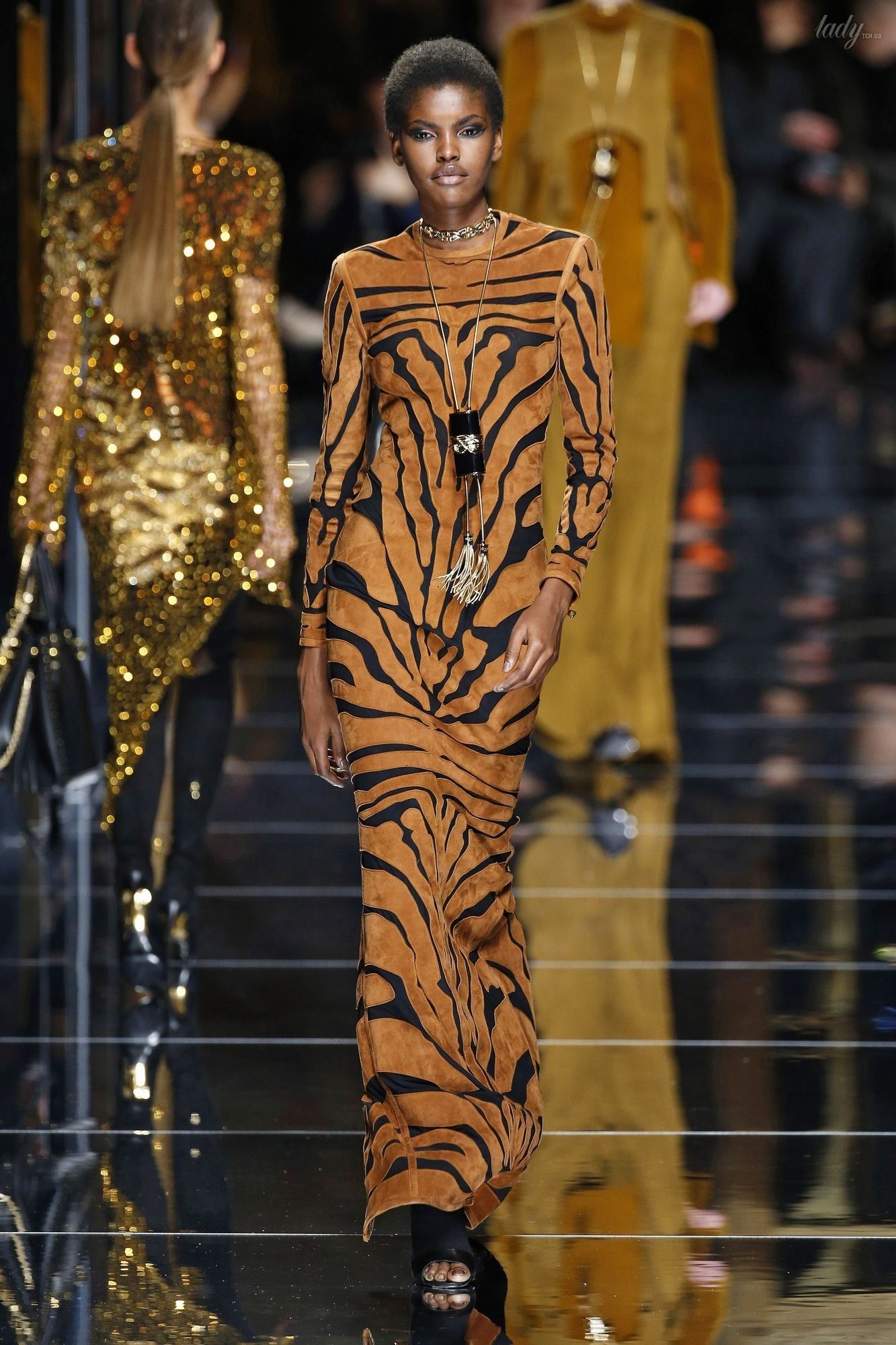 Коллекция Balmain прет-а-порте сезона осень-зима 2017-2018_18