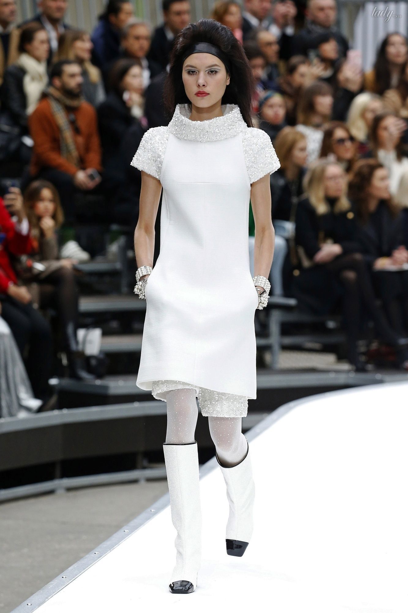 Коллекция Chanel прет-а-порте сезона осень-зима 2017-2018_17