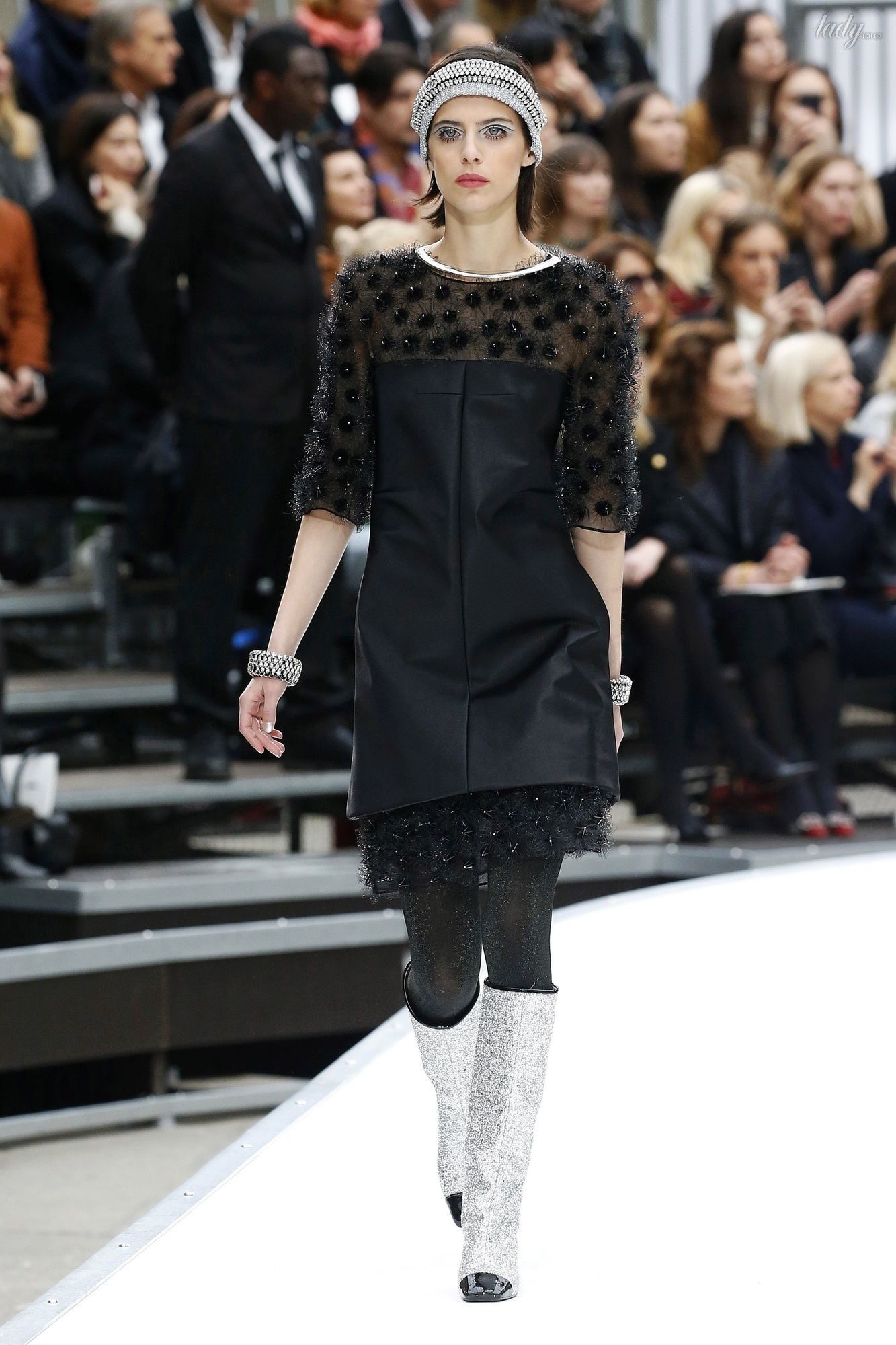 Коллекция Chanel прет-а-порте сезона осень-зима 2017-2018_34