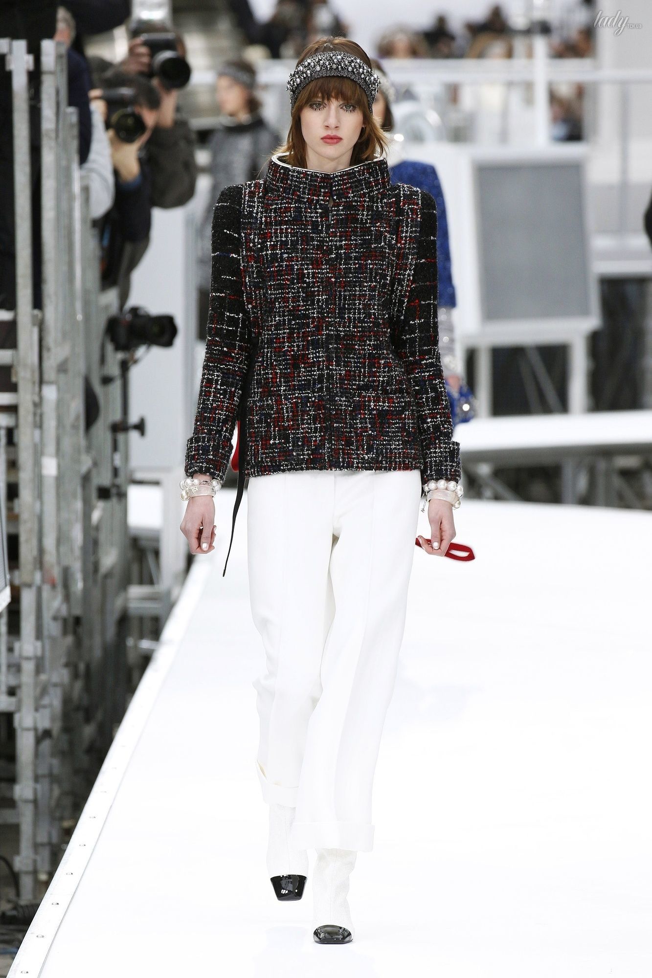 Коллекция Chanel прет-а-порте сезона осень-зима 2017-2018_55