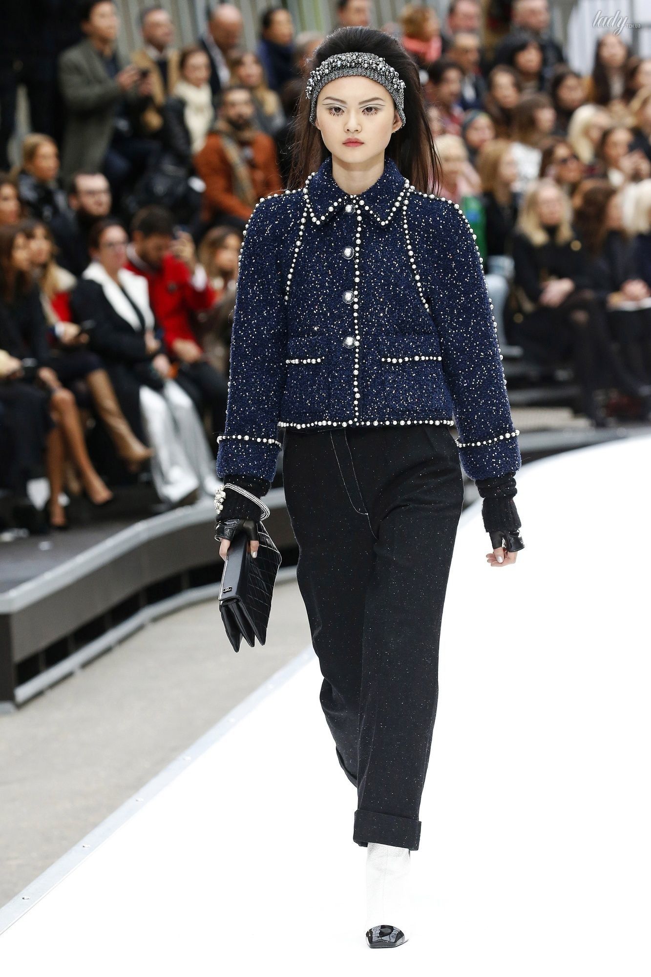 Коллекция Chanel прет-а-порте сезона осень-зима 2017-2018_43