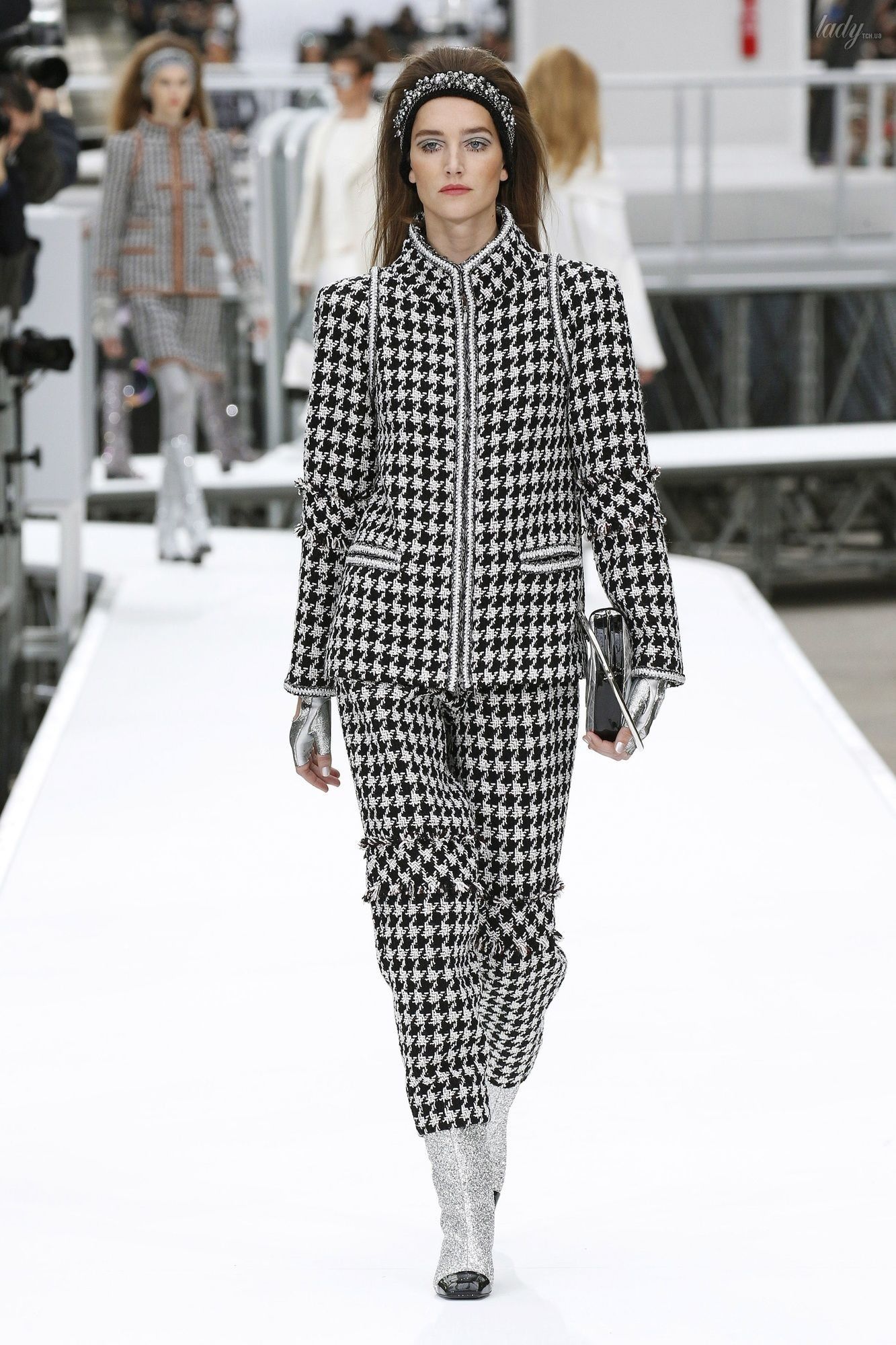 Коллекция Chanel прет-а-порте сезона осень-зима 2017-2018_65