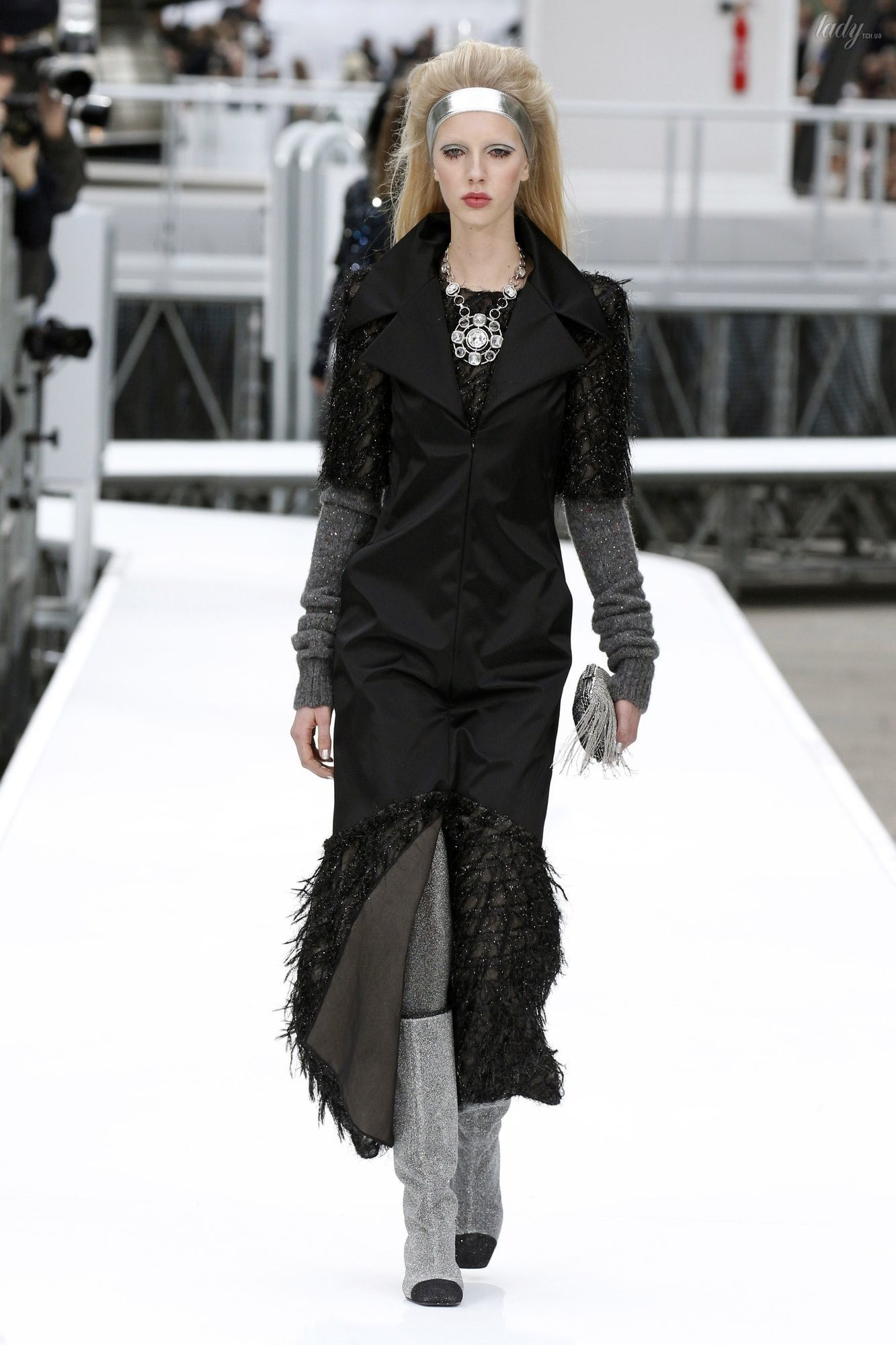 Коллекция Chanel прет-а-порте сезона осень-зима 2017-2018_91